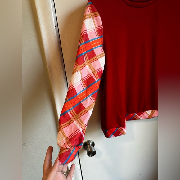 EQ- red sweater plaid colourful trim. Slight pilling. Beautiful sweater - Picture 3 of 9